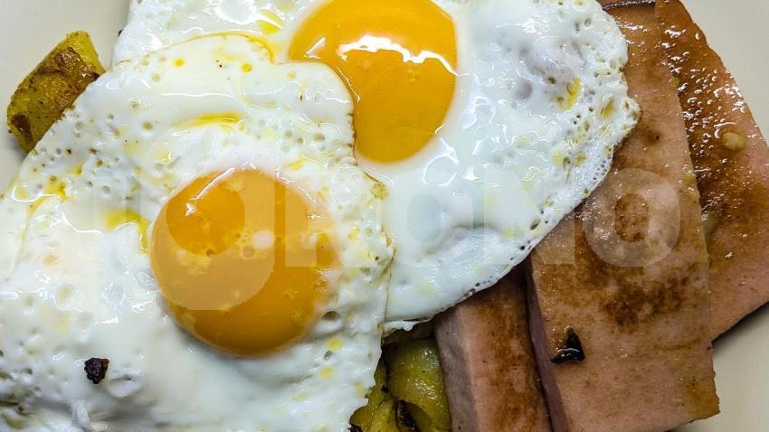 Spiegelei mit Leberkäse