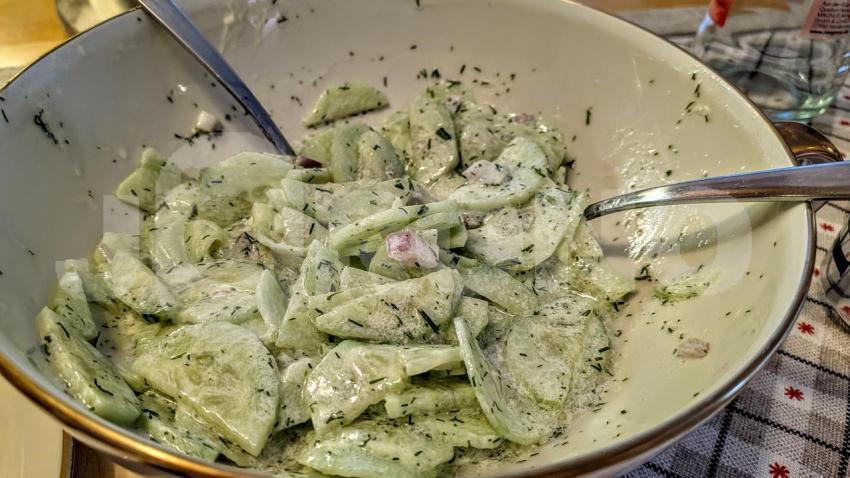 Gurkensalat mit Dill