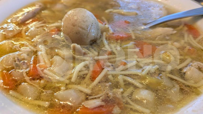 Markklos in der Suppe