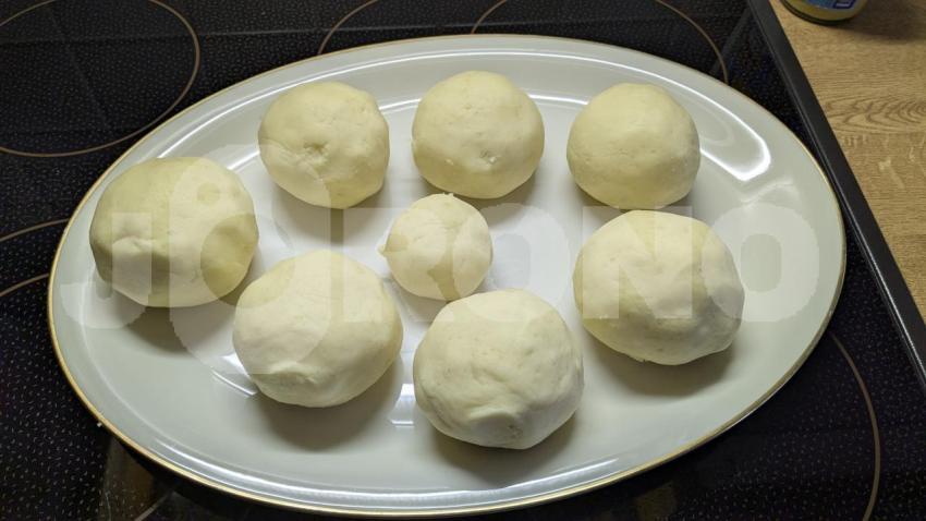Klöse aus friechen Kartoffeln